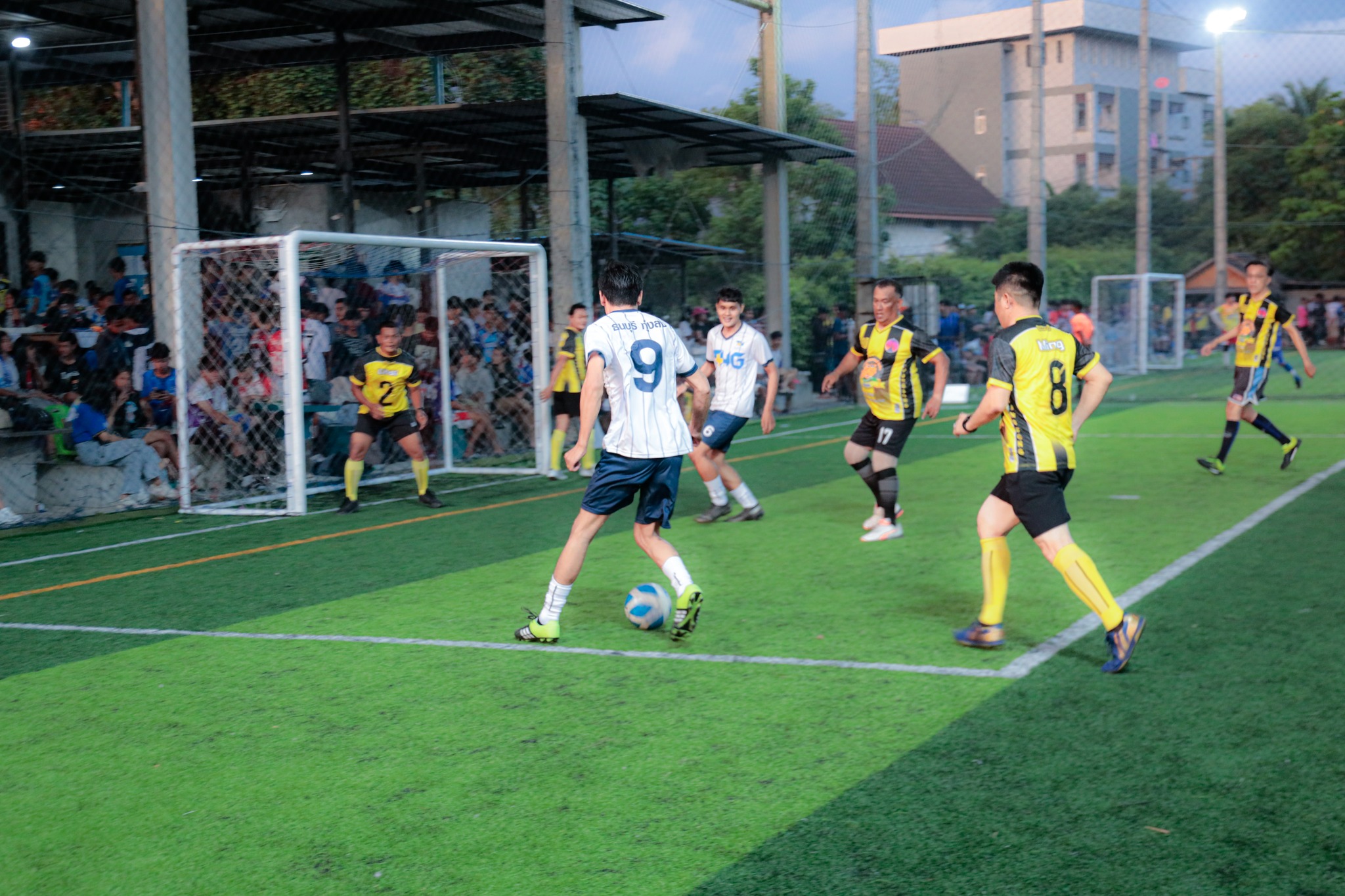 กิจกรรมการเตะฟุตบอลนัดกระชับมิตร TTH