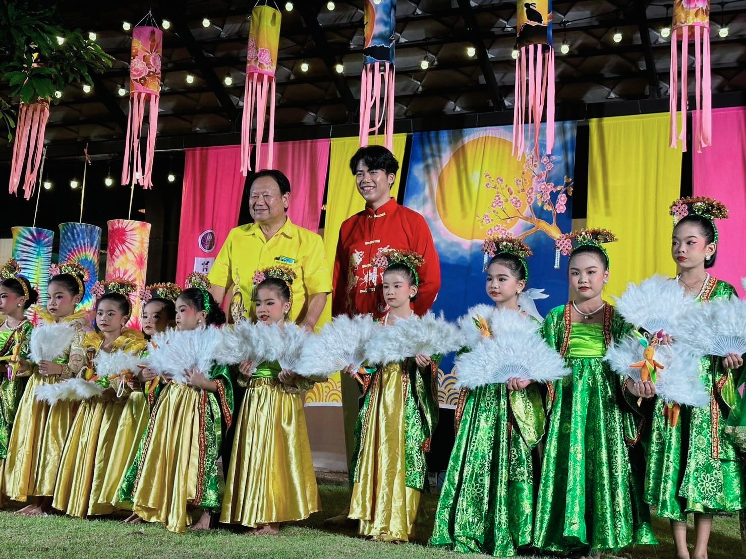 โรงพยาบาลธนบุรี ทุ่งสง เข้าร่วมงานประเพณีวันไหว้พระจันทร์ 2